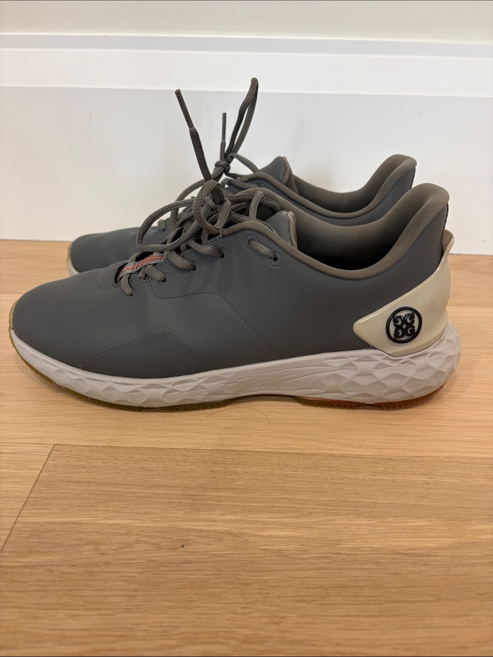 Men’s US 10 G/FORE golf shoes